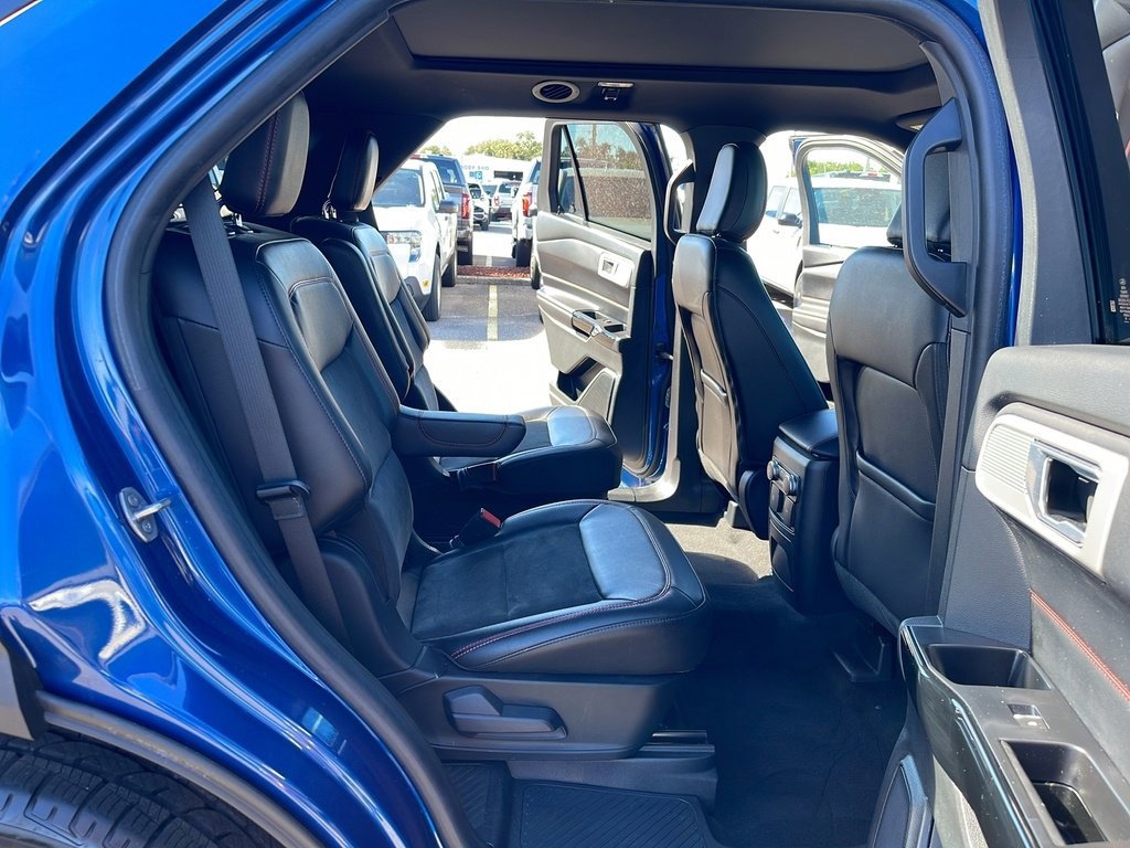 Certified 2022 Ford Explorer ST-Line w/ Class IV Trailer Tow Package image 13