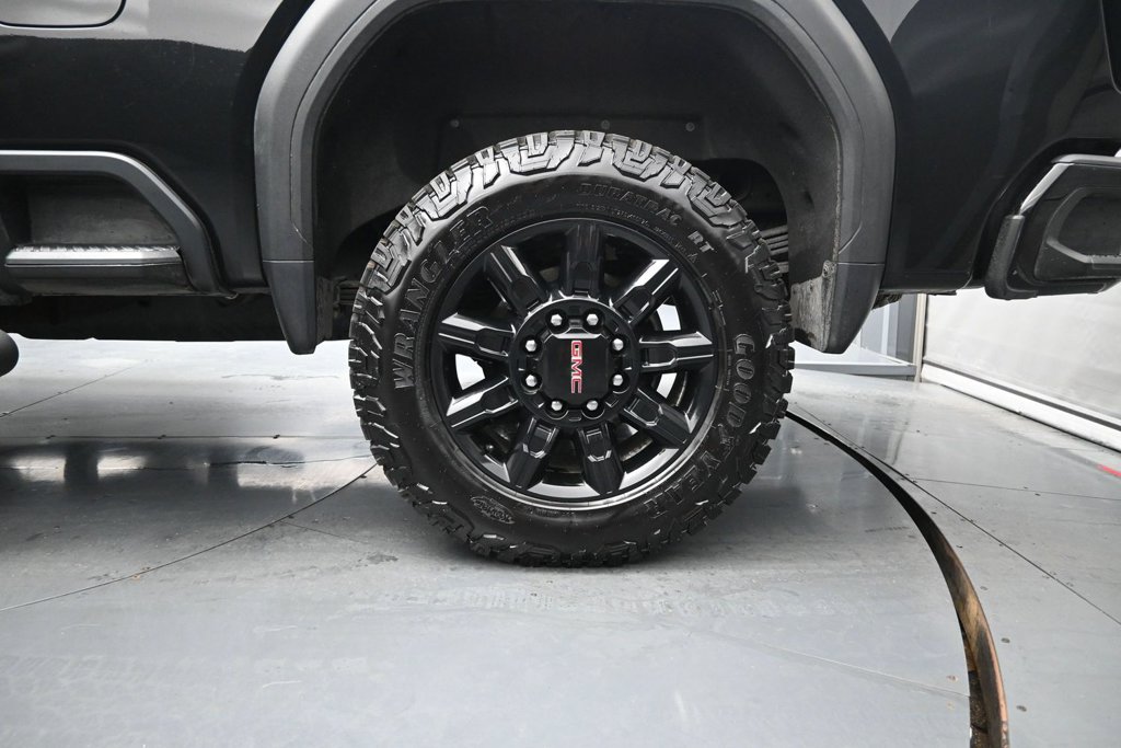 Used 2024 GMC Sierra 2500 AT4 w/ Technology Package AWD/4WD image 18