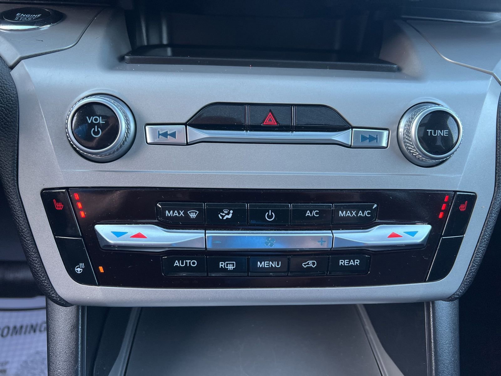 Certified 2022 Ford Explorer XLT w/ Equipment Group 202A image 30