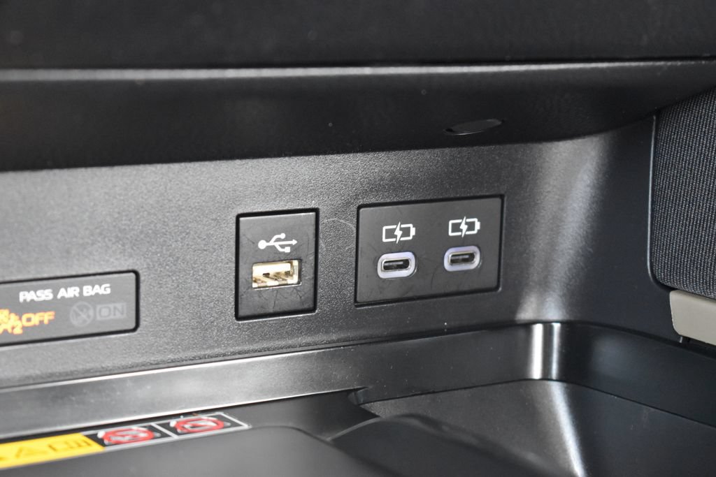 Used 2025 Toyota Camry LE FWD image 22