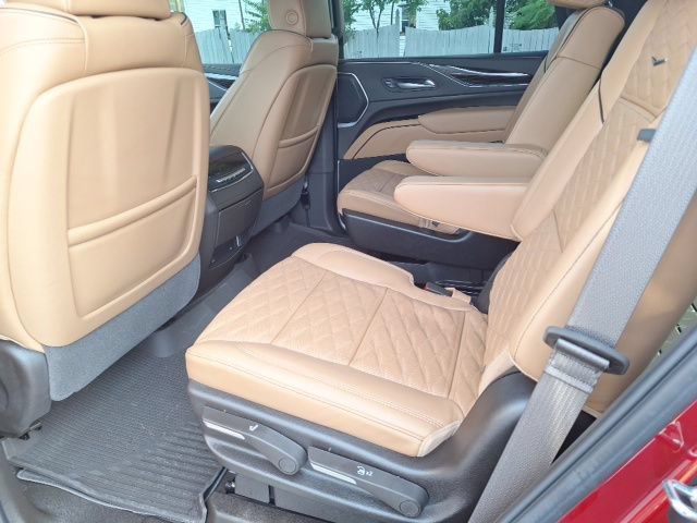 Used 2024 Cadillac Escalade Premium Luxury w/ LPO, Floor Liner Package AWD/4WD image 15