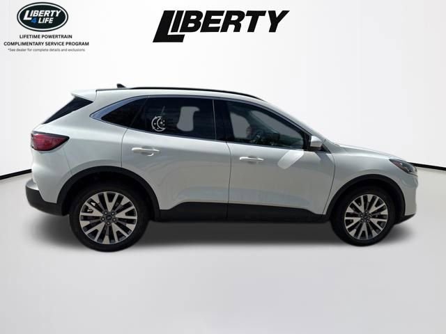 Certified 2022 Ford Escape Titanium w/ Class II Trailer Tow Package AWD/4WD image 8