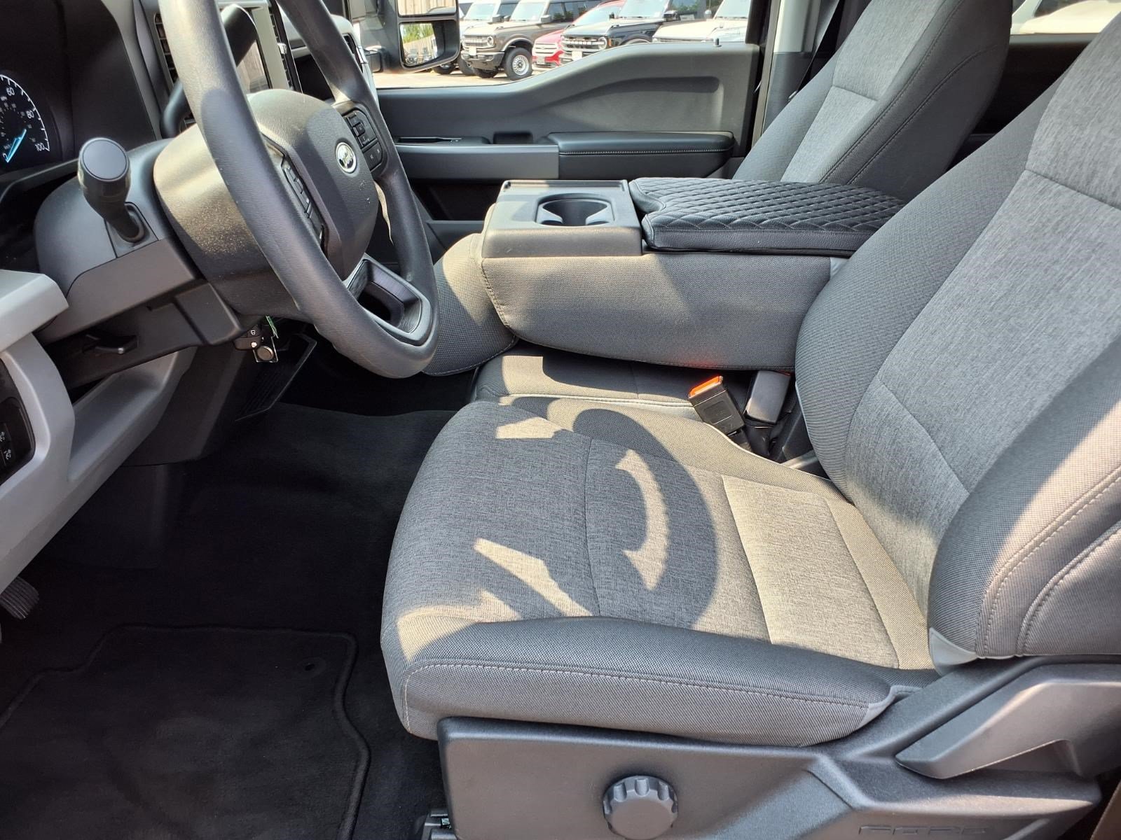 Certified 2025 Ford F250 XL w/ STX Appearance Package AWD/4WD image 15