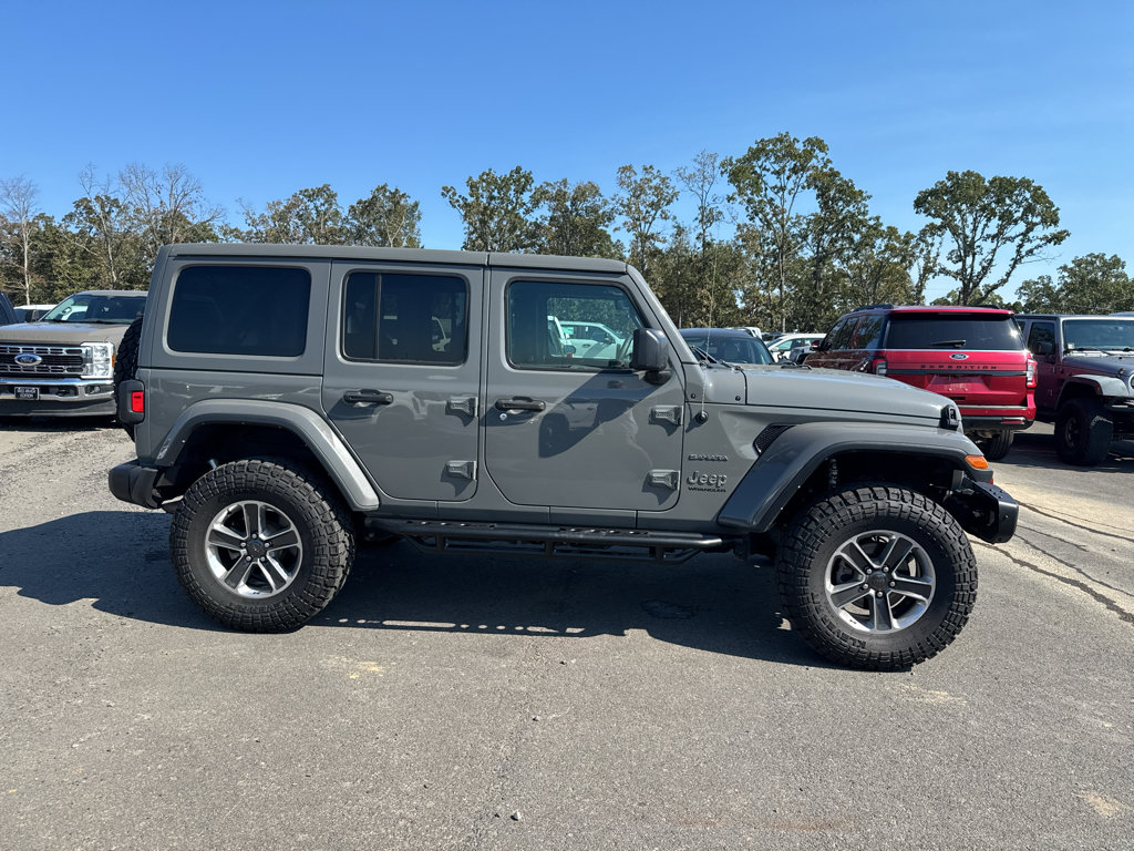 Used 2023 Jeep Wrangler Unlimited Sahara AWD/4WD image 4
