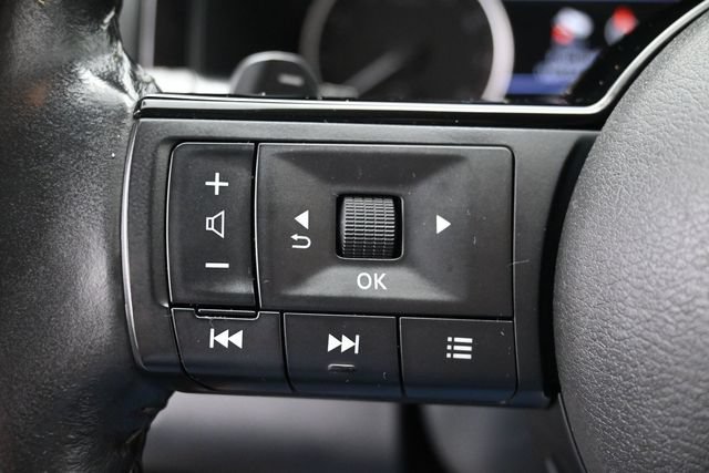 Used 2022 Nissan Pathfinder SV FWD image 17