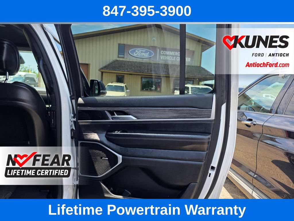 Used 2024 Jeep Wagoneer L Series II w/ Flexible Seating Group AWD/4WD image 31