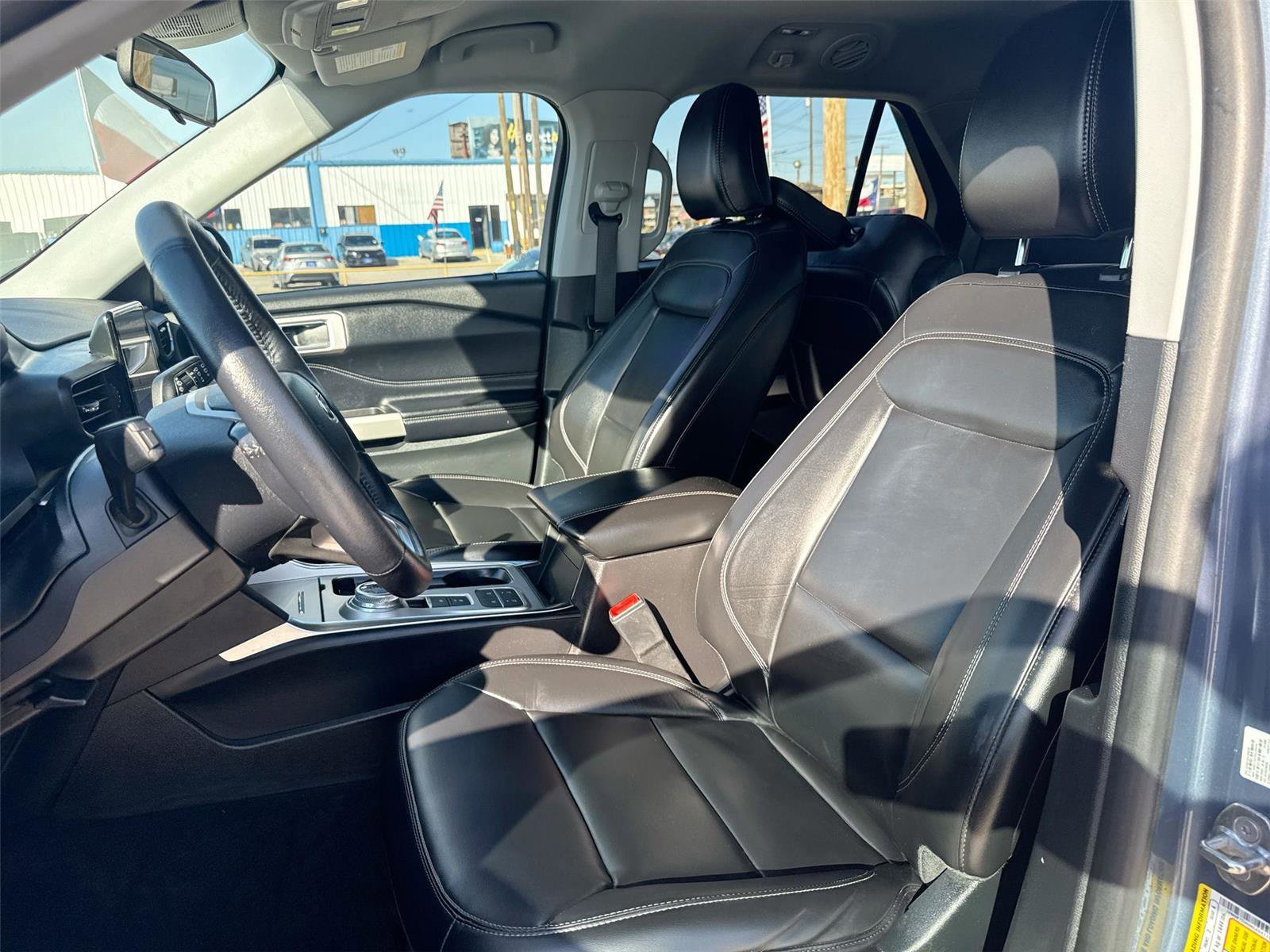 Certified 2021 Ford Explorer XLT w/ Equipment Group 202A image 14