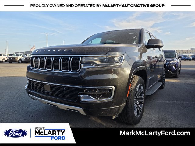 Used 2024 Jeep Wagoneer Series II w/ Flexible Seating Group RWD image 1
