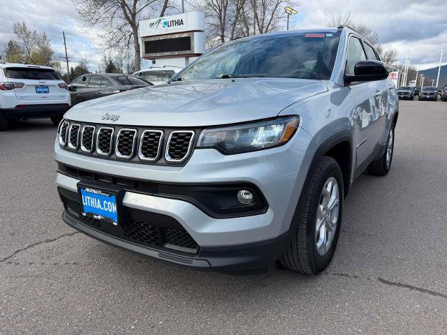 Used 2024 Jeep Compass Latitude image 1