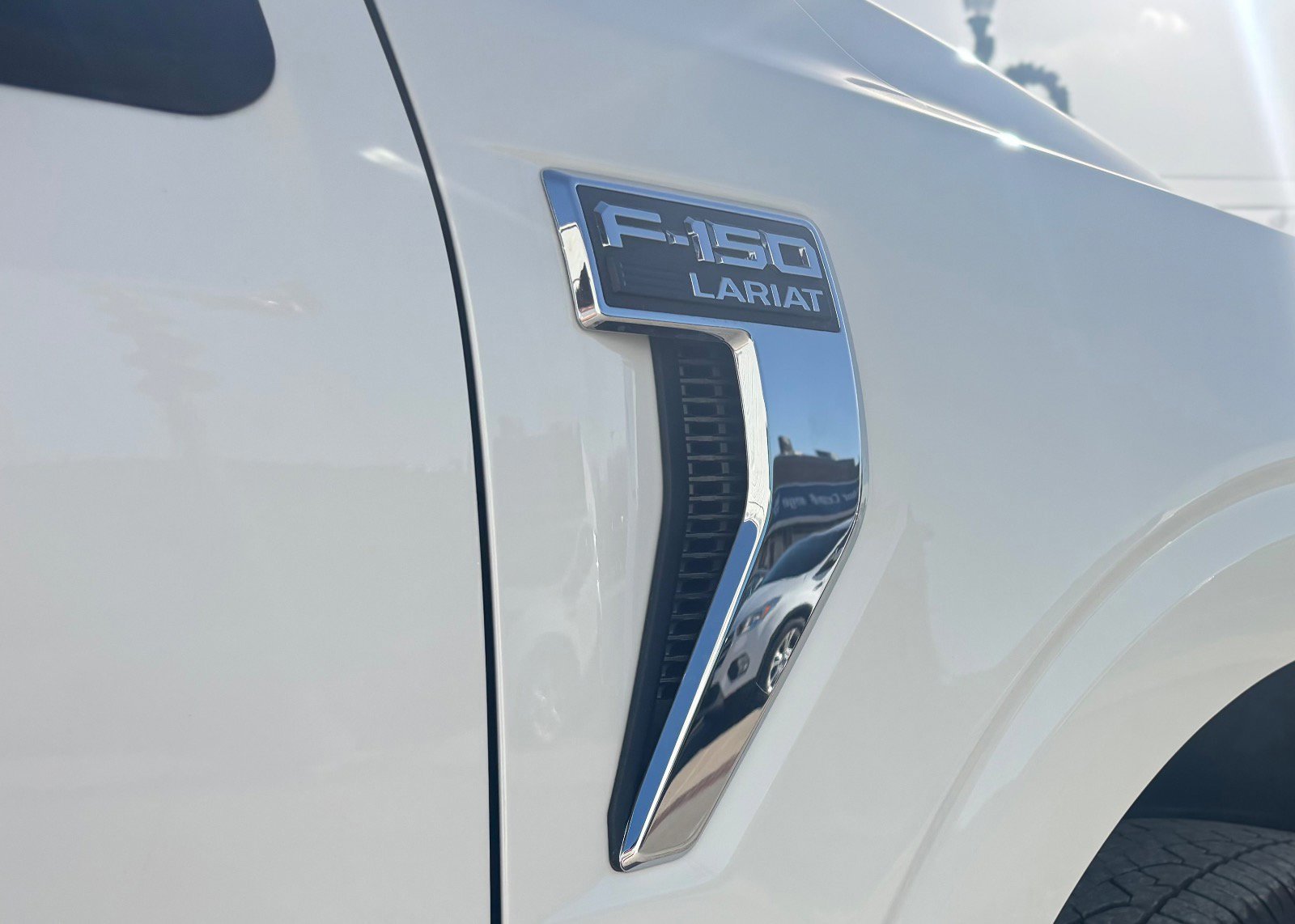 Certified 2022 Ford F150 Lariat w/ Equipment Group 502A High image 23