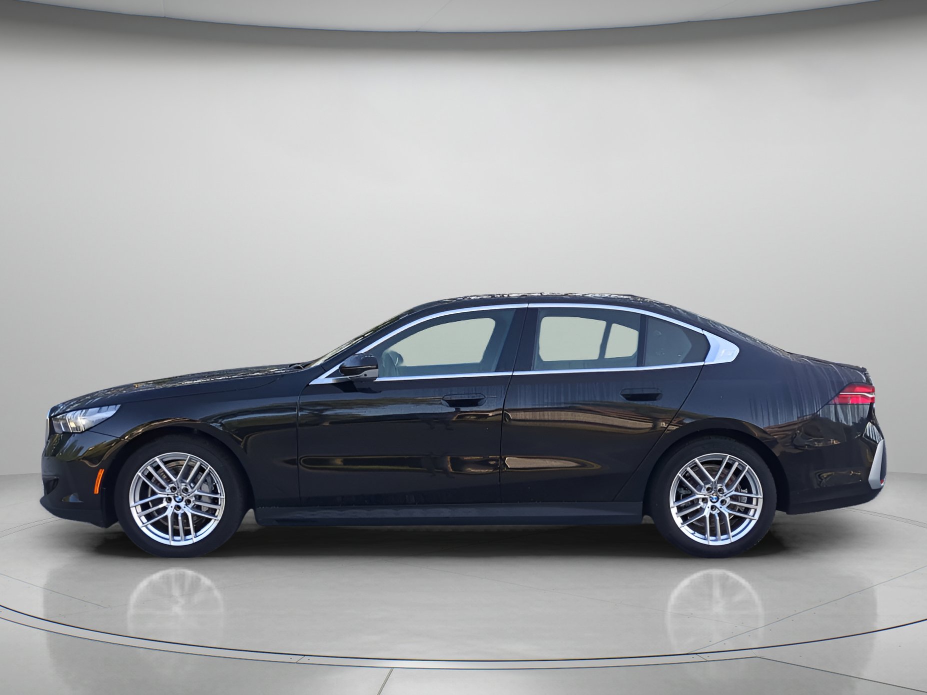 Used 2025 BMW 530i RWD image 43