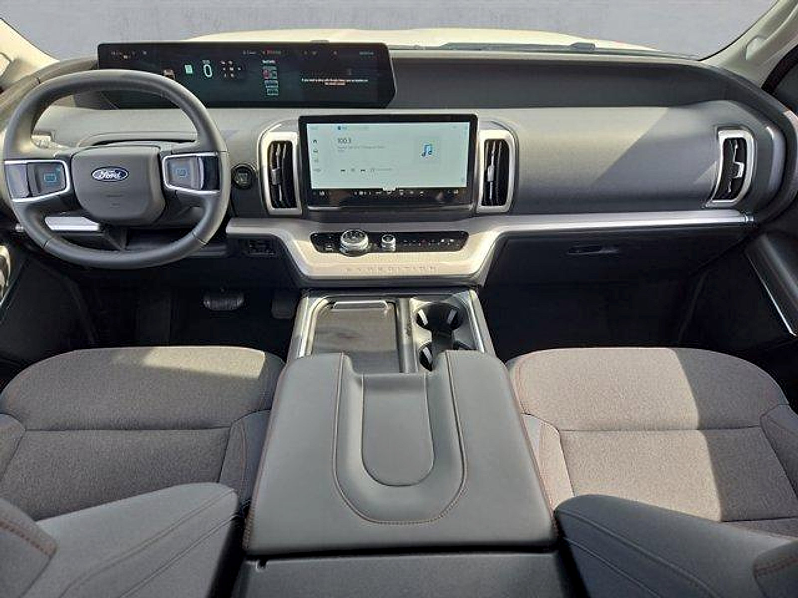 Certified 2025 Ford Expedition Active RWD image 9