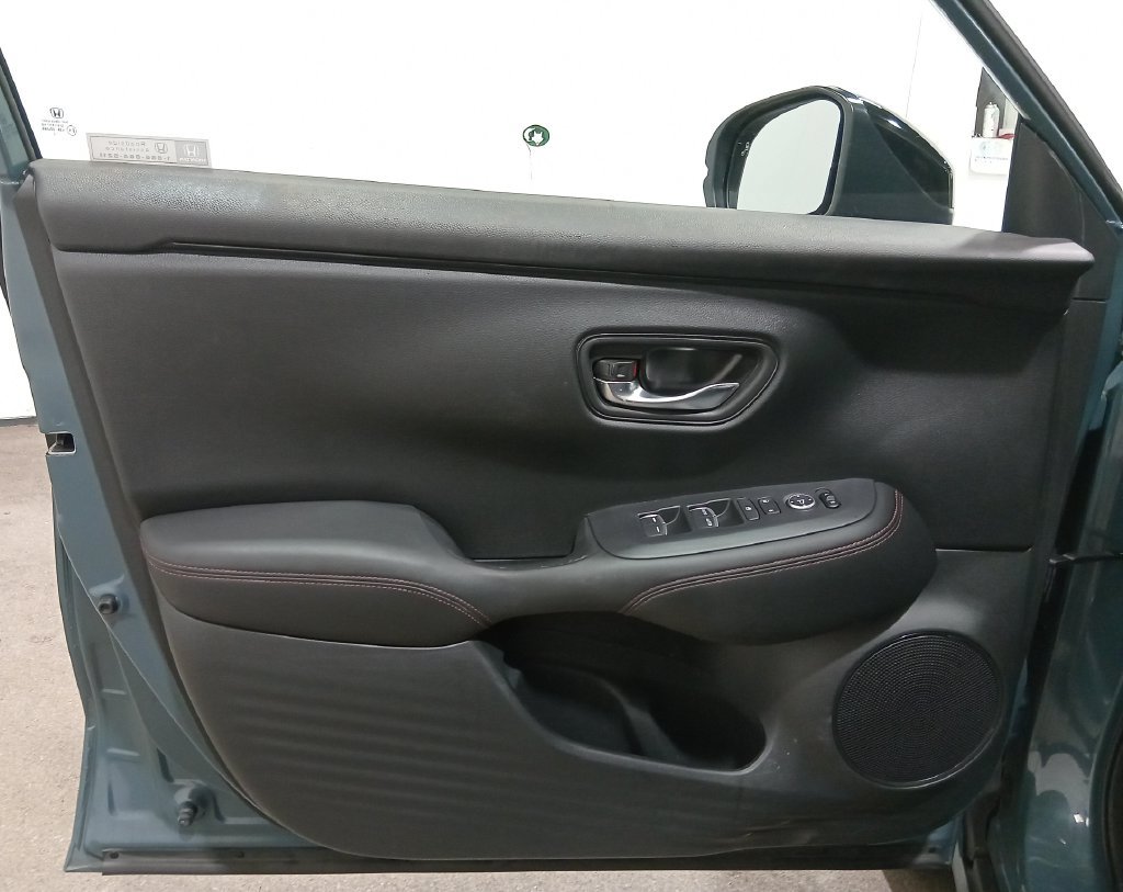 Used 2023 Honda HR-V Sport image 17