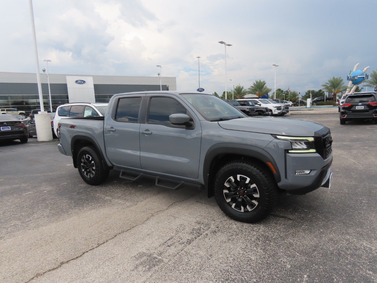 Used 2023 Nissan Frontier PRO-4X w/ Technology Package AWD/4WD image 12