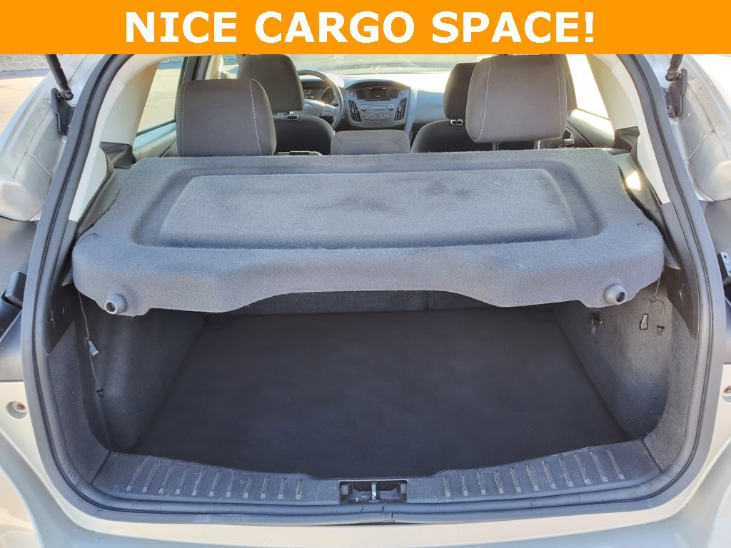 Certified 2016 Ford Focus SE w/ SE Sport Package image 6