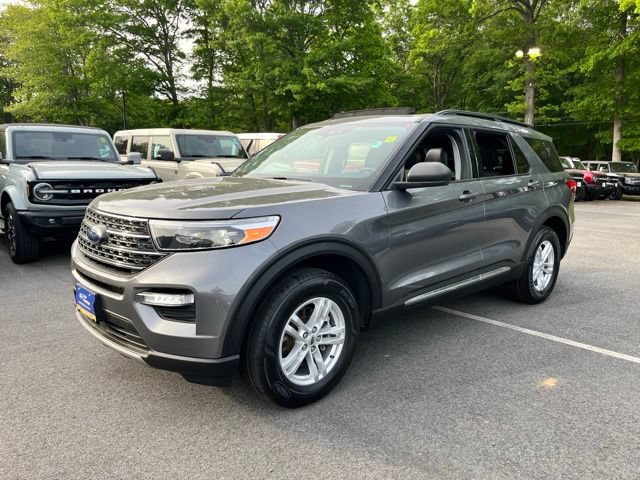 Certified 2022 Ford Explorer XLT w/ Equipment Group 202A AWD/4WD image 3