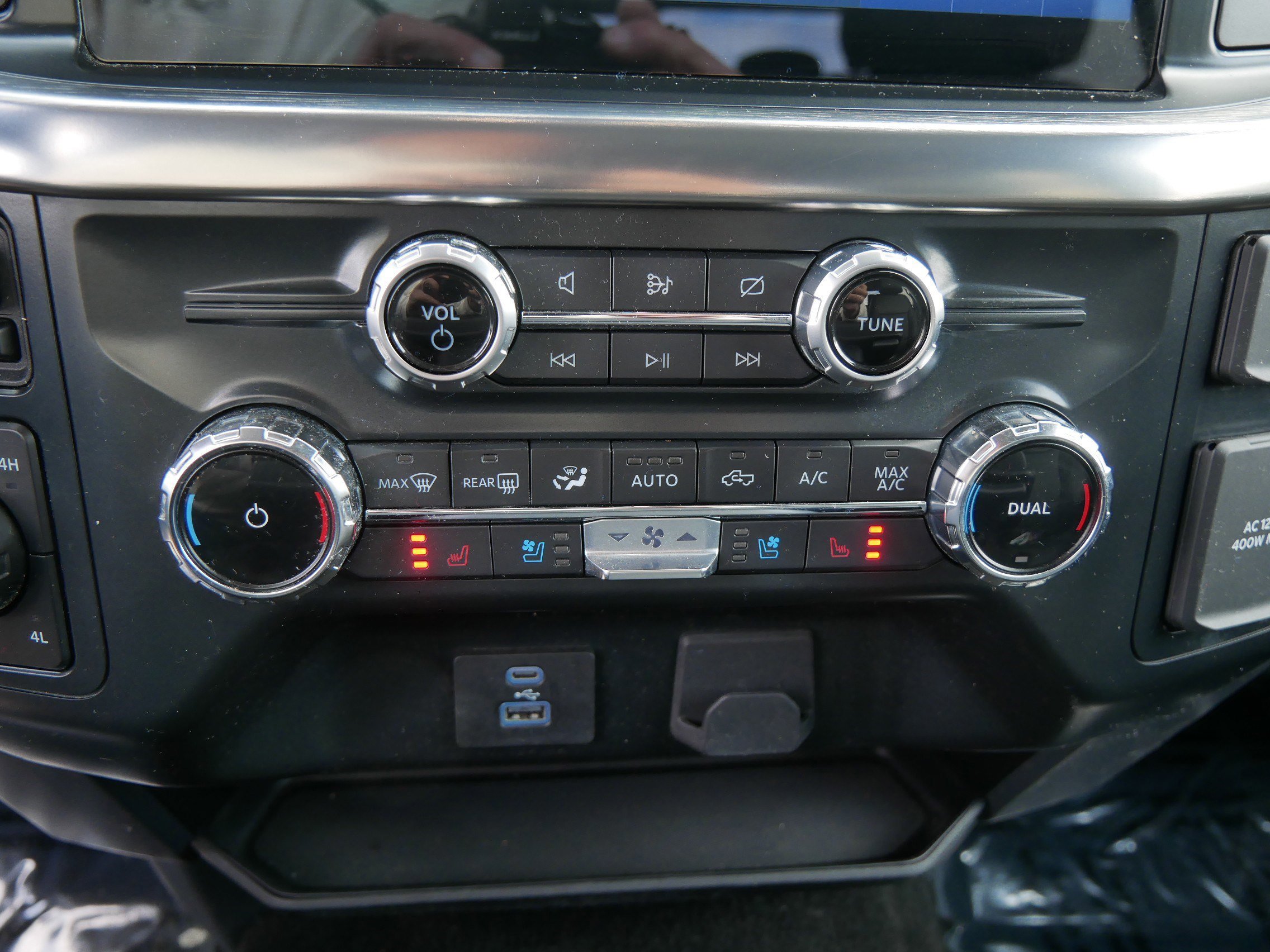 Certified 2022 Ford F150 Lariat w/ Equipment Group 501A Mid image 35