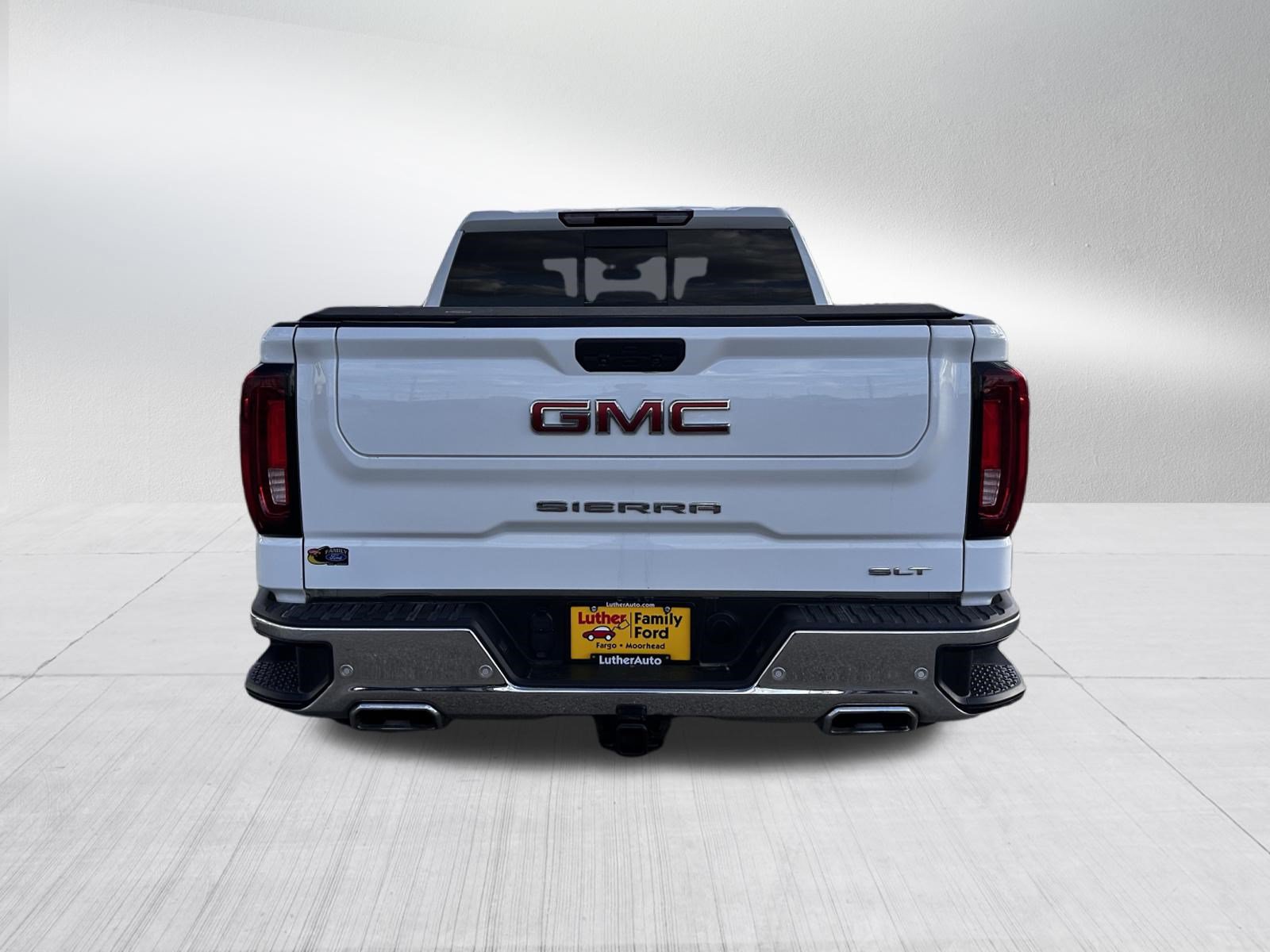 Used 2022 GMC Sierra 1500 SLT w/ SLT Premium Plus Package AWD/4WD image 6