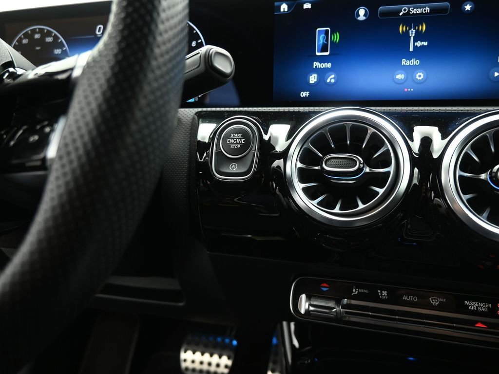 Used 2024 Mercedes-Benz CLA 250 image 42