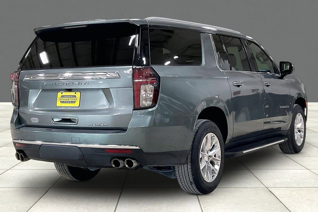 Used 2023 Chevrolet Suburban Premier image 4