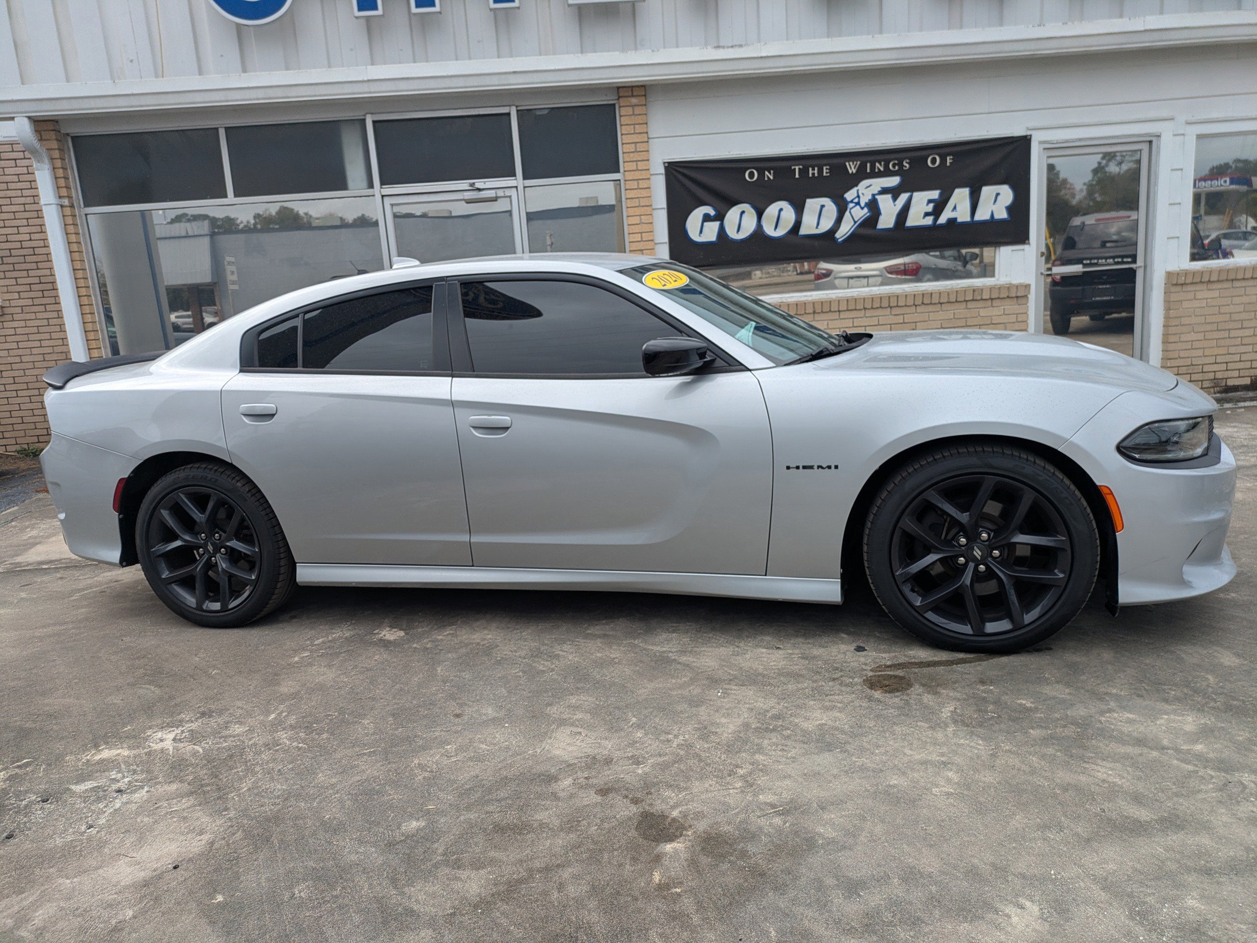 Used 2020 Dodge Charger R/T w/ Blacktop Package image 6