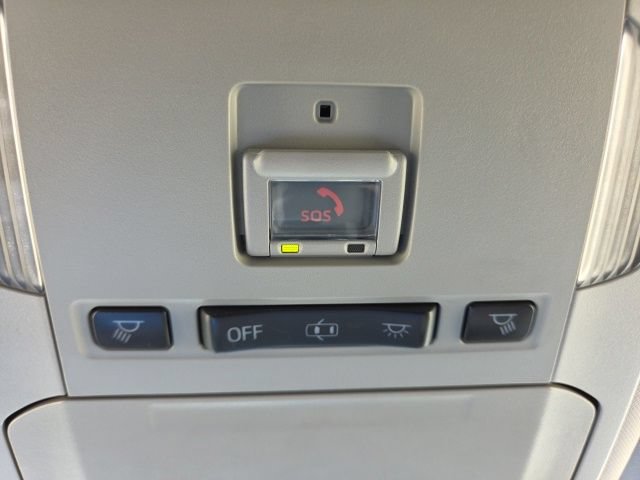 Used 2020 Toyota Highlander LE w/ Protection Package #3 FWD image 41