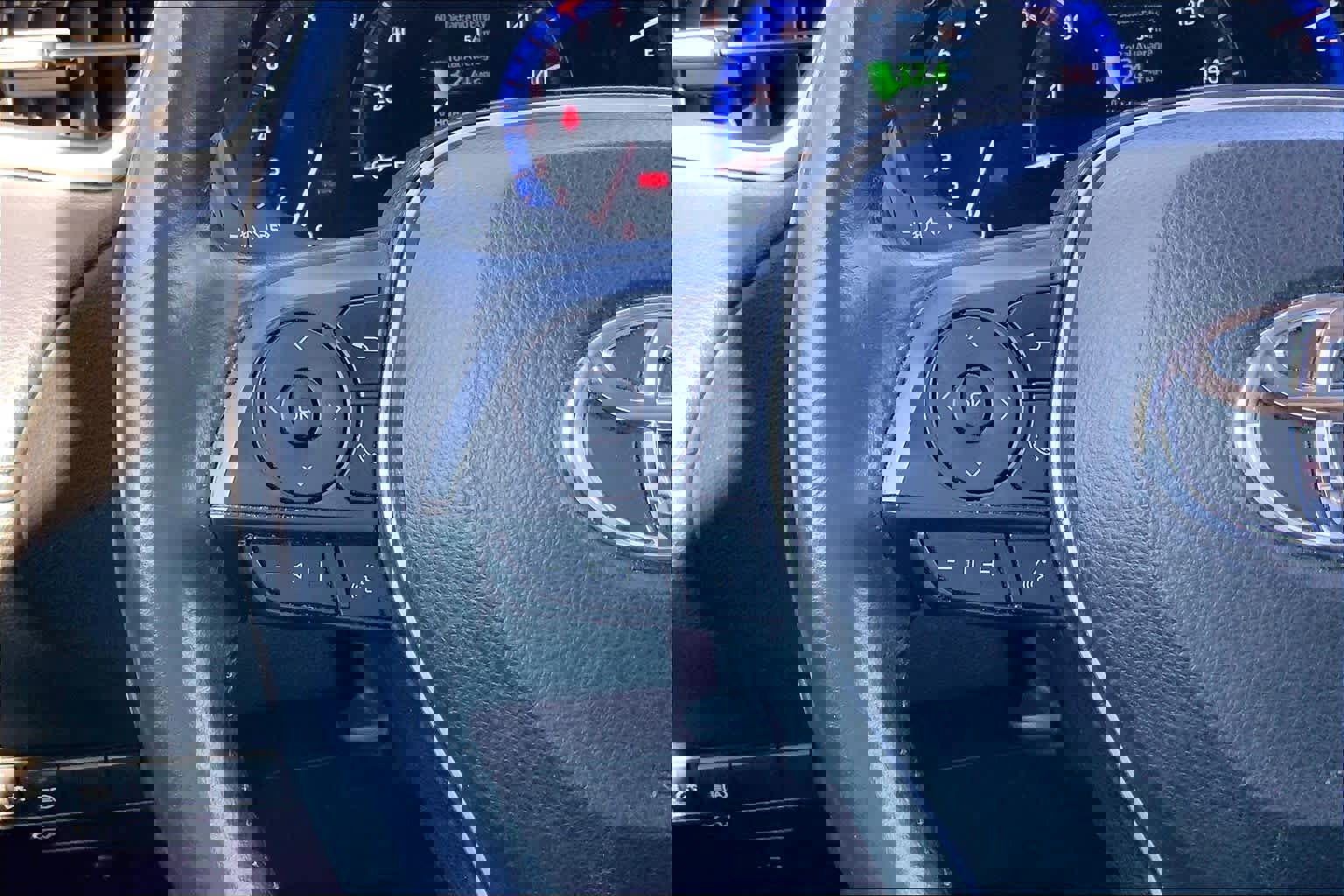 Used 2022 Toyota Corolla Cross XLE image 23