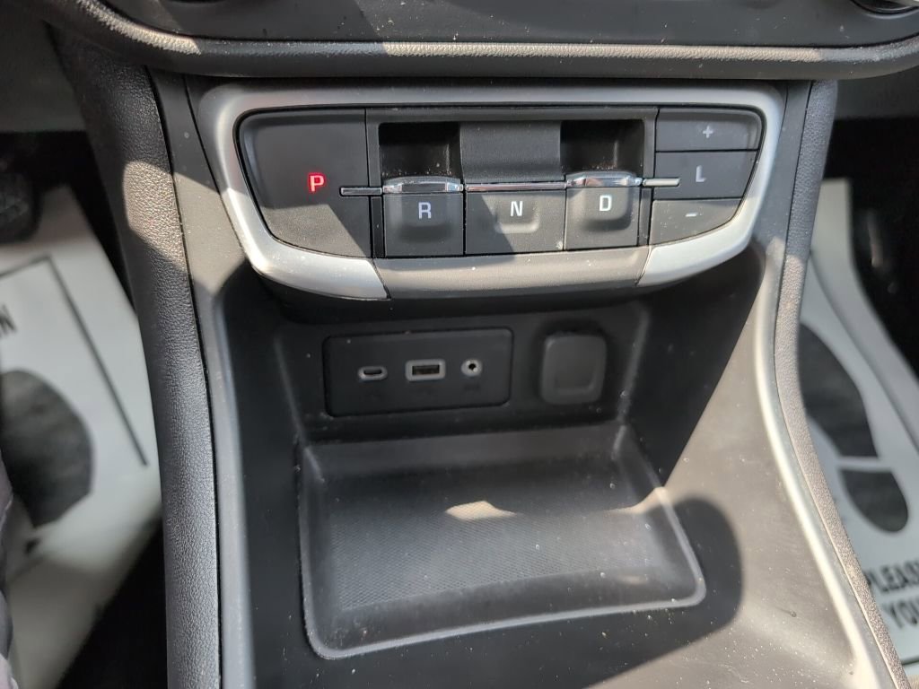 Used 2024 GMC Terrain SLE image 19