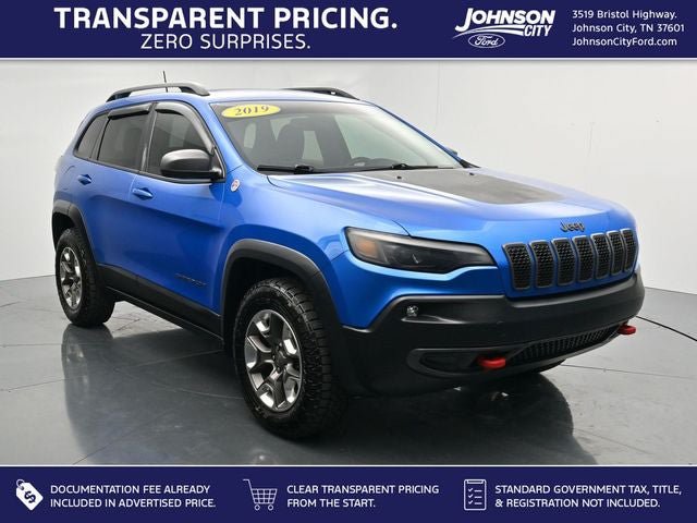 Used 2019 Jeep Cherokee Trailhawk w/ Comfort/Convenience Group AWD/4WD image 1
