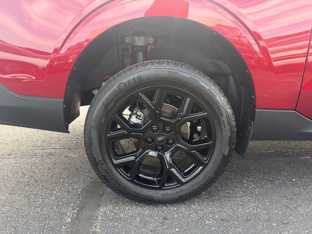 Certified 2025 Ford Maverick XLT w/ Black Appearance Package AWD/4WD image 10