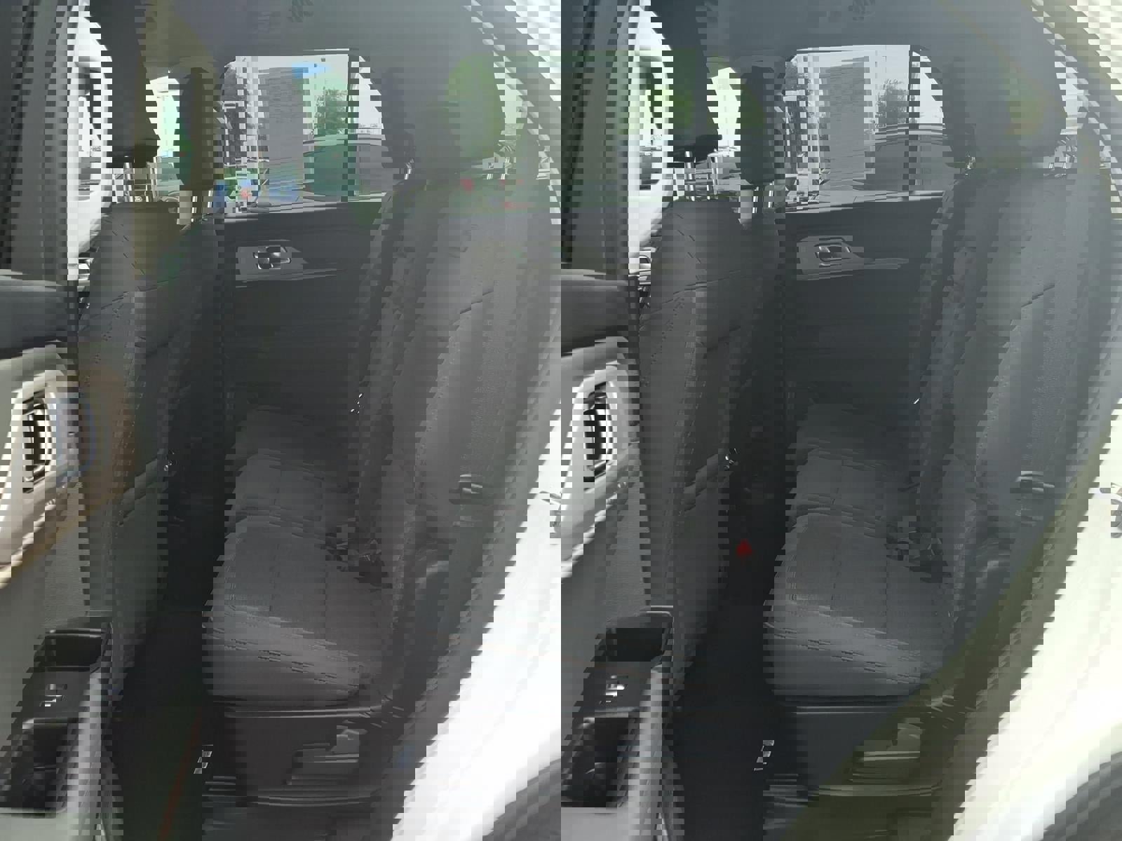 Certified 2025 Ford Explorer Active image 18