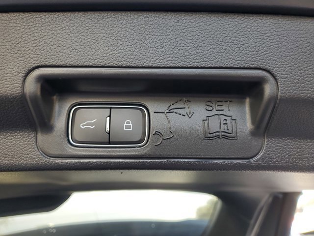 Certified 2021 Ford Explorer XLT w/ Equipment Group 202A image 5