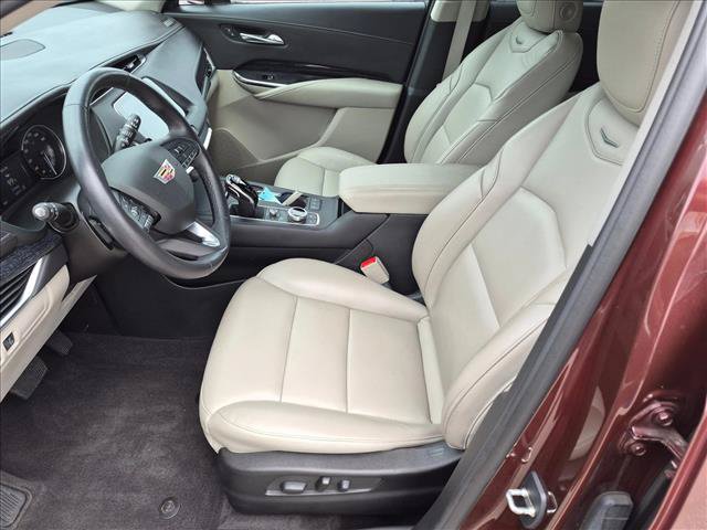 Used 2023 Cadillac XT4 Premium Luxury w/ Cold Weather Package AWD/4WD image 20