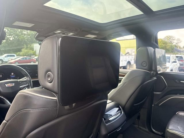 Used 2021 Cadillac Escalade Premium Luxury image 16