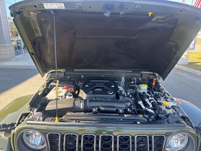 Used 2024 Jeep Wrangler Unlimited w/ Convenience Group AWD/4WD image 20