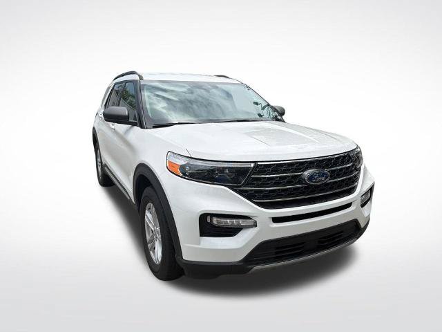 Certified 2024 Ford Explorer XLT w/ Equipment Group 202A AWD/4WD image 2