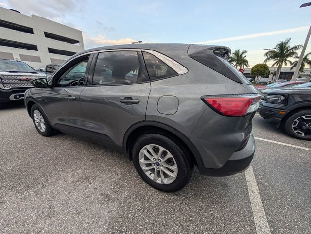 Certified 2022 Ford Escape SE FWD image 2