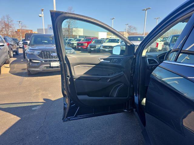 Certified 2024 Ford Edge Titanium image 14