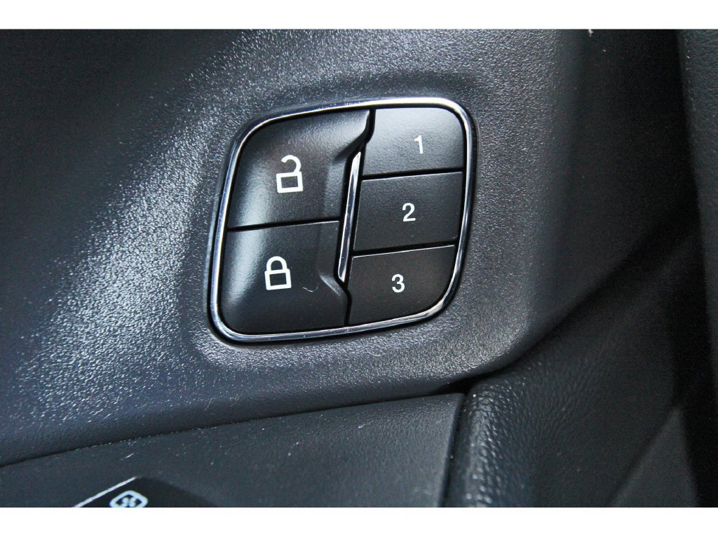 Certified 2024 Ford Expedition XLT RWD image 24