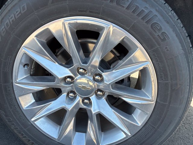 Used 2023 Chevrolet Suburban Premier AWD/4WD image 17