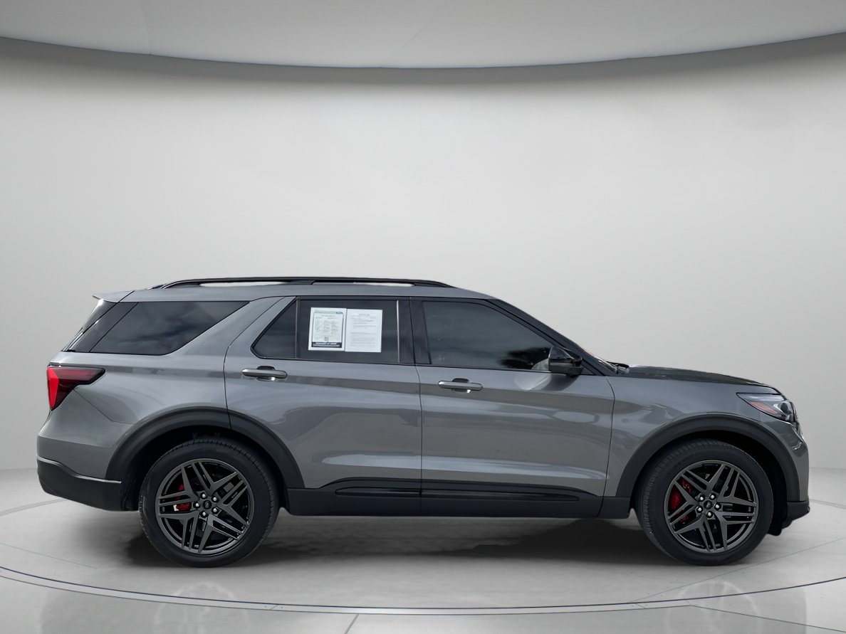 Certified 2025 Ford Explorer ST AWD/4WD image 2