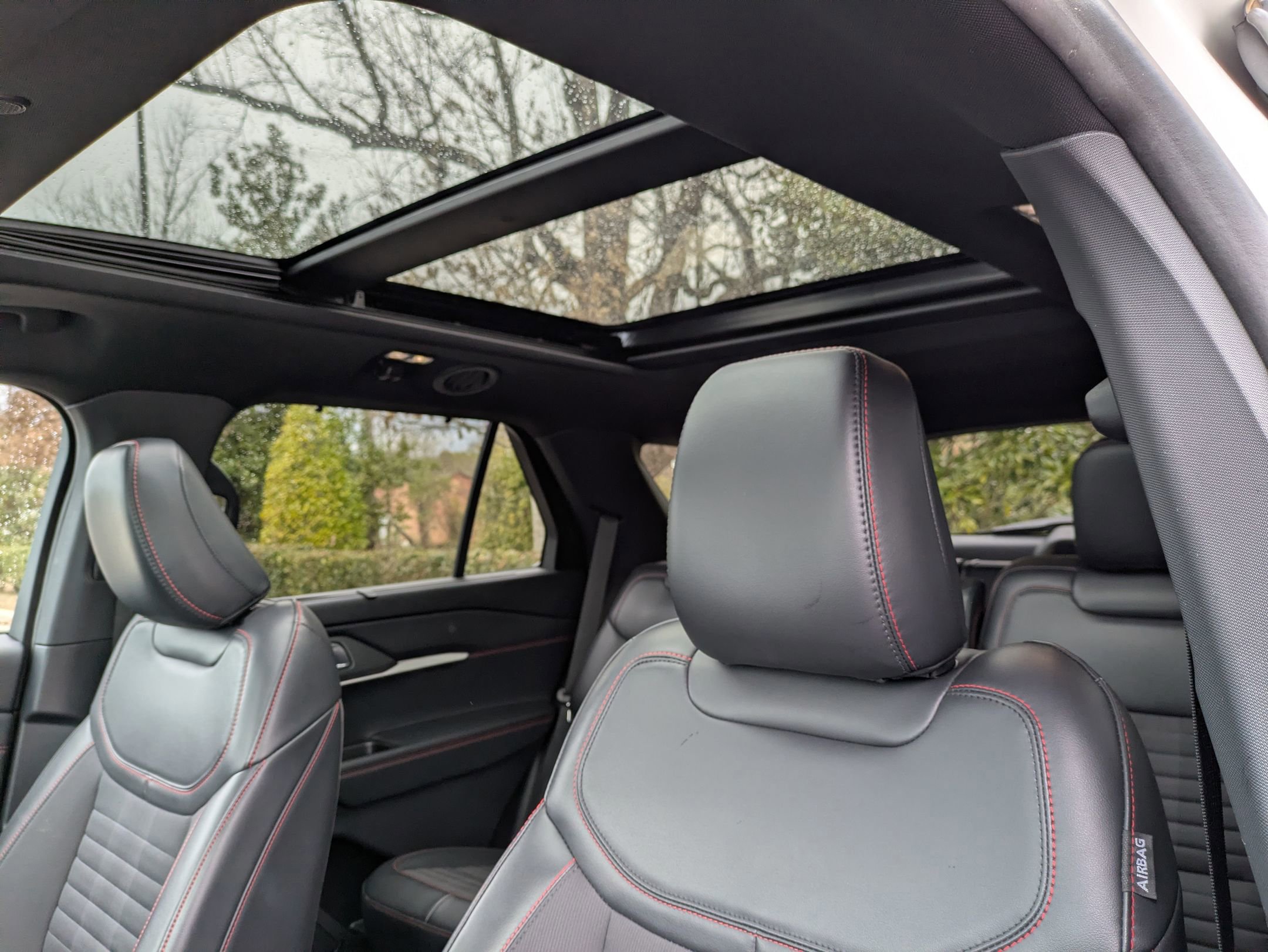 Certified 2025 Ford Explorer ST-Line w/ Premium Package image 29