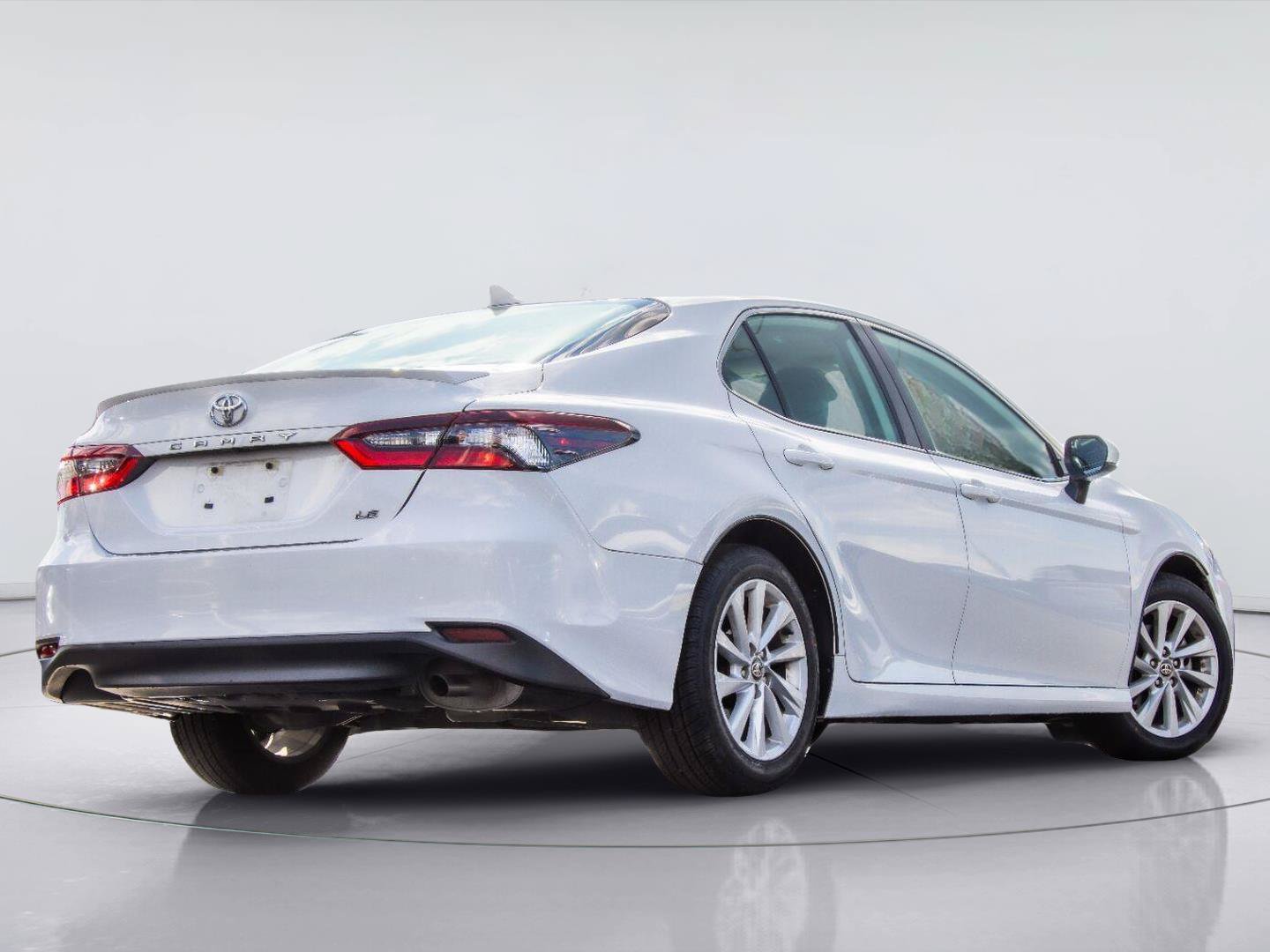 Used 2023 Toyota Camry LE FWD image 4