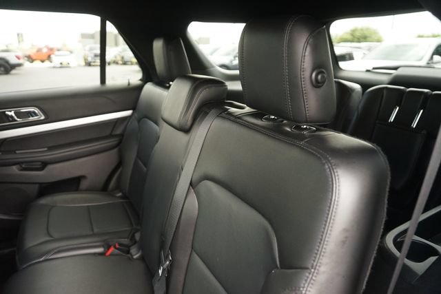 Certified 2017 Ford Explorer XLT w/ Equipment Group 202A FWD image 13