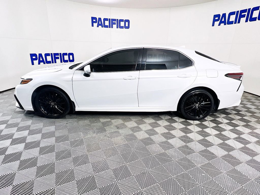 Used 2021 Toyota Camry XSE image 5