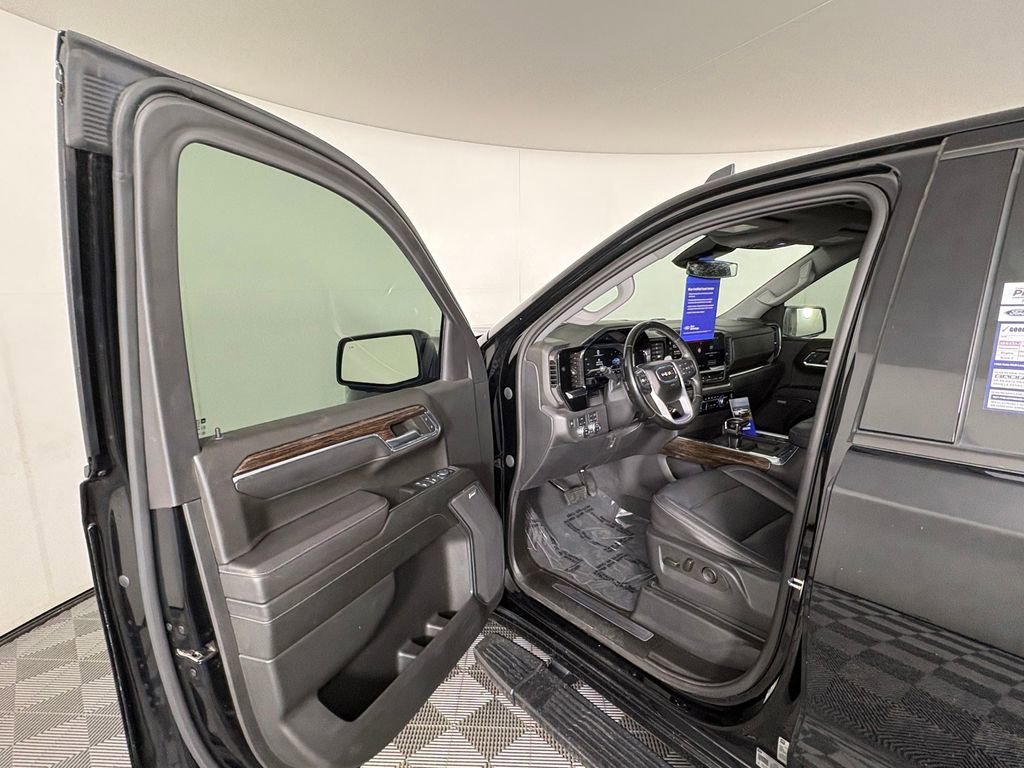 Used 2023 GMC Sierra 1500 Elevation w/ Elevation Premium Package AWD/4WD image 11