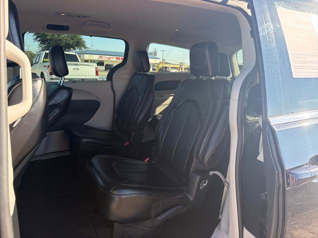 Used 2024 Chrysler Pacifica Touring-L FWD image 30