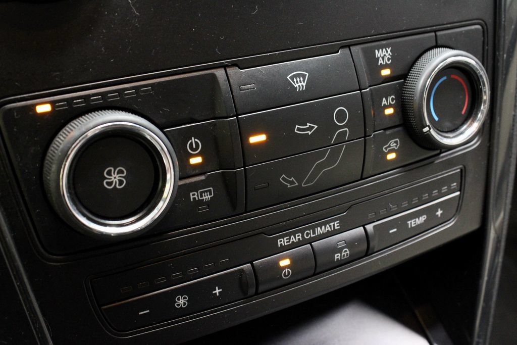 Certified 2018 Ford Explorer FWD image 30