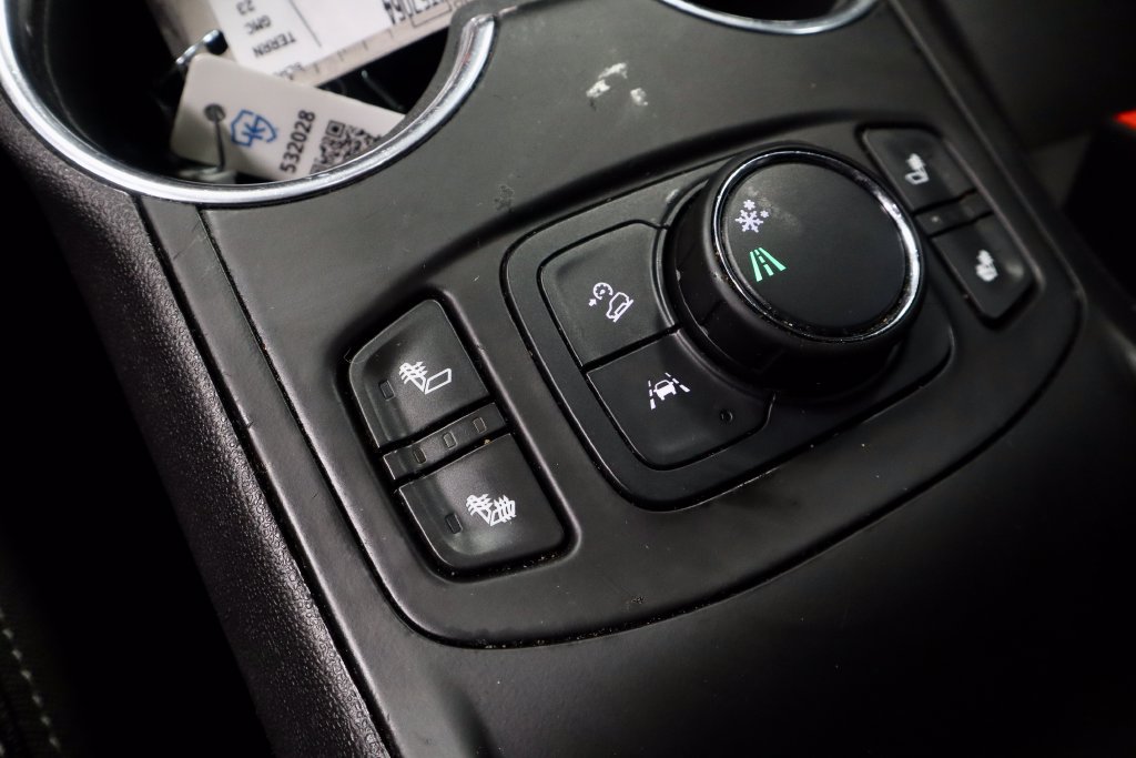 Used 2023 GMC Terrain SLT FWD image 4