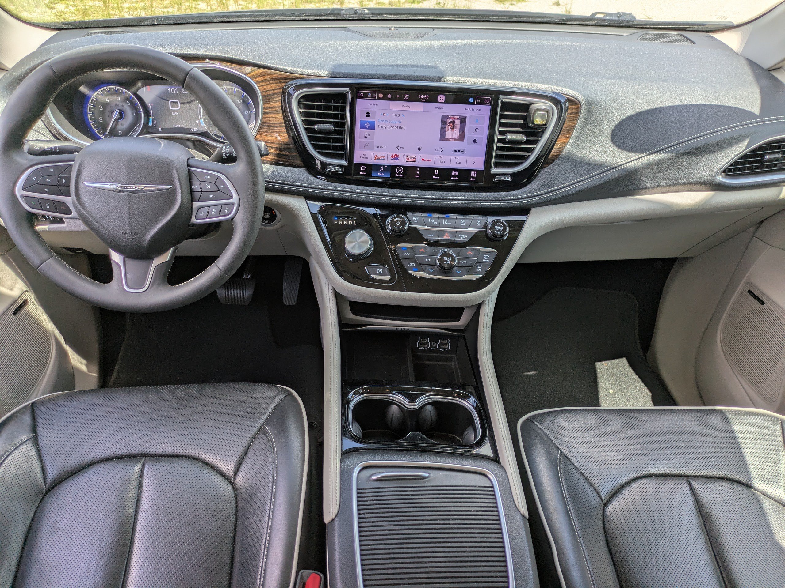 Used 2022 Chrysler Pacifica Limited FWD image 14